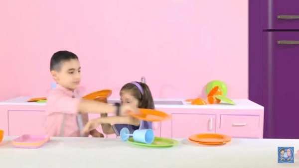اغنية هالأطفال شو حلوين - فيديو كليب - بدون نت
‎ скриншот 1