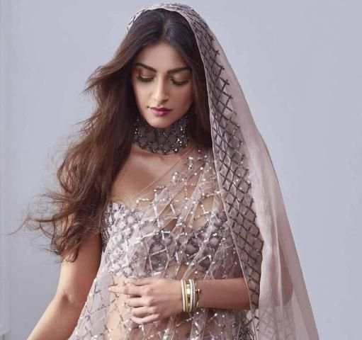 Sonam Kapoor Wallpapers HD screenshot 1