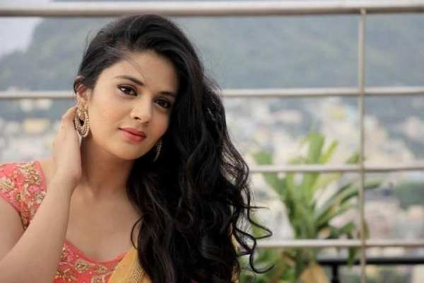 Srimukhi Wallpapers HD screenshot 2