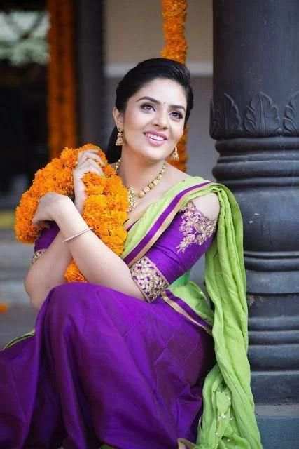 Srimukhi Wallpapers HD screenshot 8