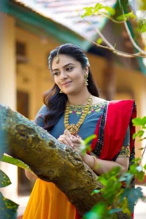 Srimukhi Wallpapers HD screenshot 4
