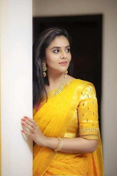 Srimukhi Wallpapers HD screenshot 3