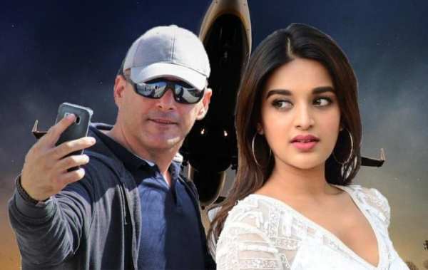 Selfie With Nidhhi Agerwal screenshot 2